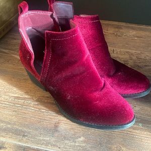 Velvet booties